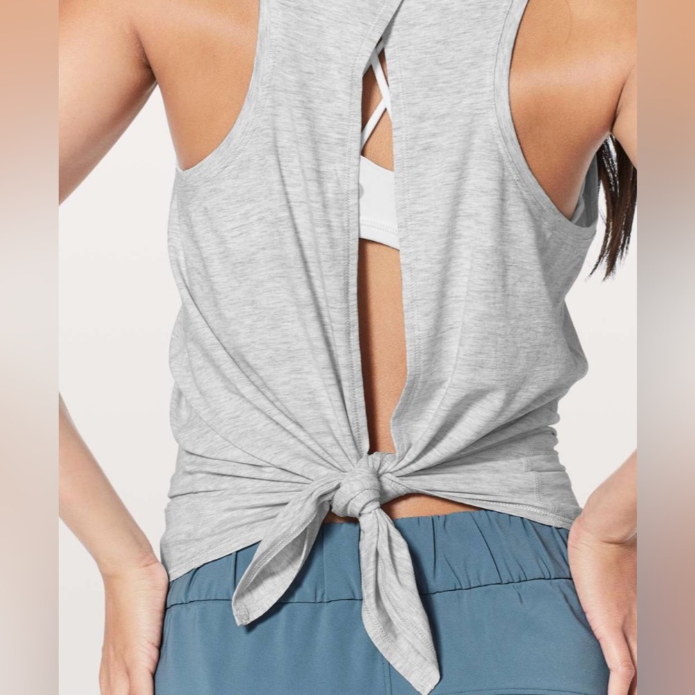 Lululemon All Tied Up Tank Heathered Core Ultra Light Grey Size 4 GUC W1BC4S